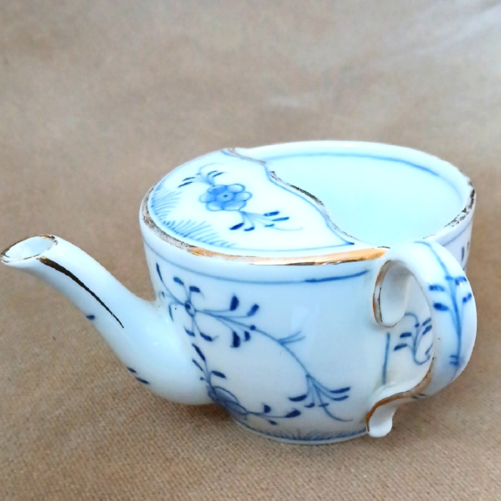 Elegant 1800s Blue and White Porcelain Invalid Cup